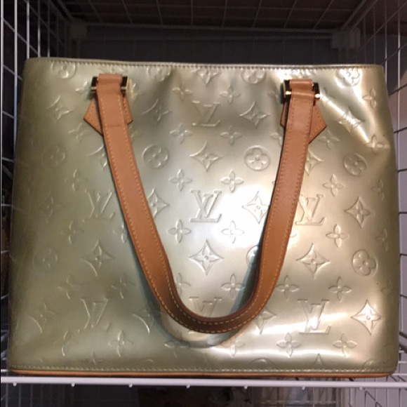 Authentic Louis Vuitton Houston vernis LV Purse - Picture 1 of 16
